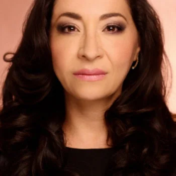Angélica Lara