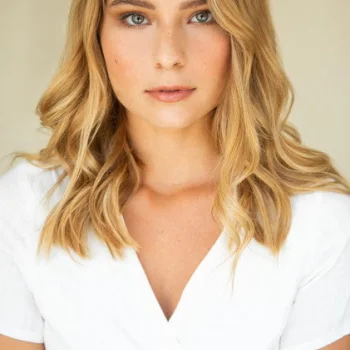 Annika Foster