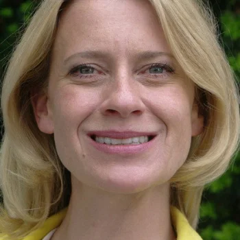Caroline Peters