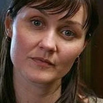 Эстер Холл