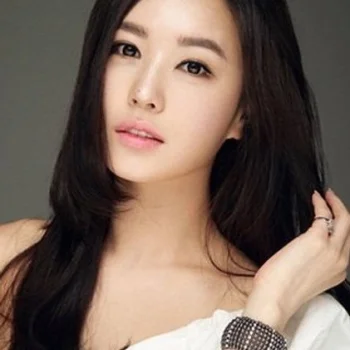 Kang Ye-bin