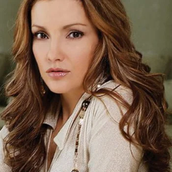 Karla Álvarez