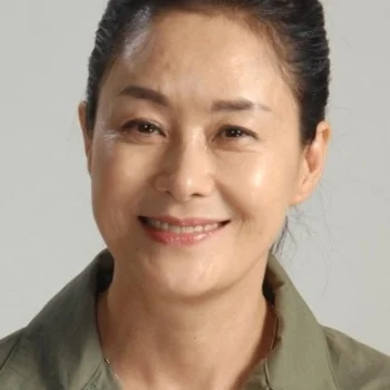 Lee Hwa-young