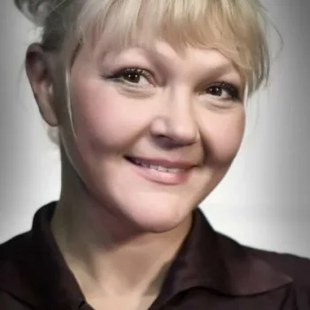 Марина Дюжева