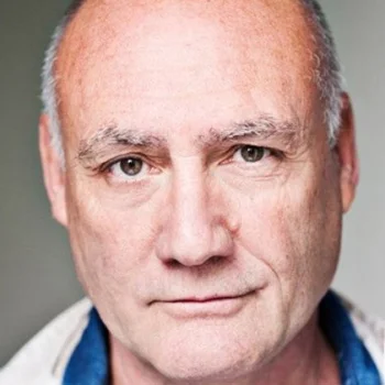 Robert Gwilym