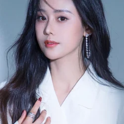 Elisa Ye