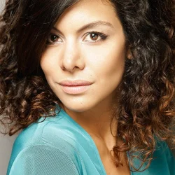 Alejandra Lara