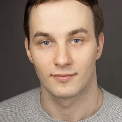 Александр Лавров