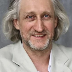 Александр Ронис