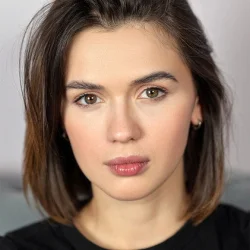 Анна Богомолова
