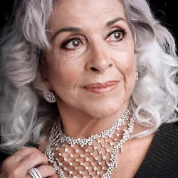 Betty Faria