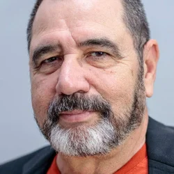 Carlos Cruz