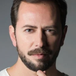Cláudio Henriques