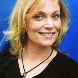 Daphne Ashbrook