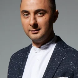 Demis Karibov
