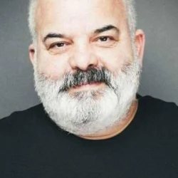 Deniz Oral