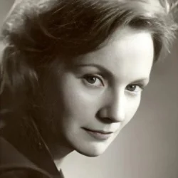 Dilys Hamlett