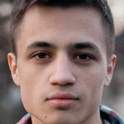 Дмитрий Тополь
