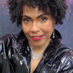 Ednah Holt