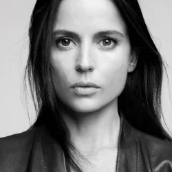 Елена Анайя