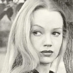Елена Попова