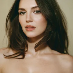 Элла Хант