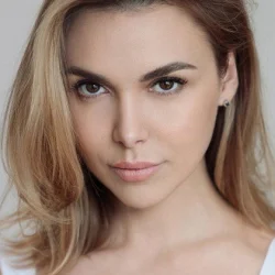 Eva Aveeva