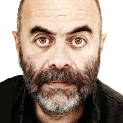 Ezel Akay