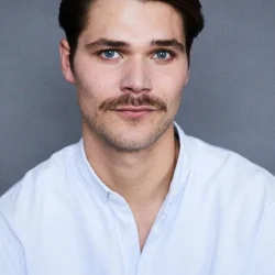 Henning Flüsloh