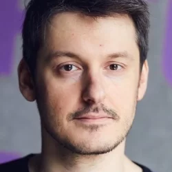 Илья Найшуллер