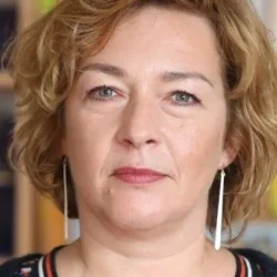 Isabelle Van Hecke