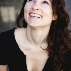 Janina Elkin