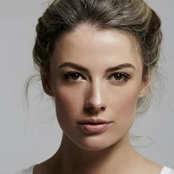 Jenna Saras