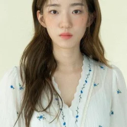 Kang Chae-young