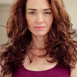 Карина Лог