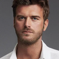 Kıvanç Tatlıtuğ