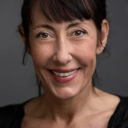 Kristina Leon