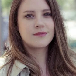 Lara Pons