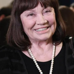 Лариса Лужина