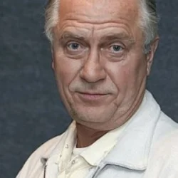 László Áron