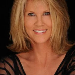 Leah Ayres