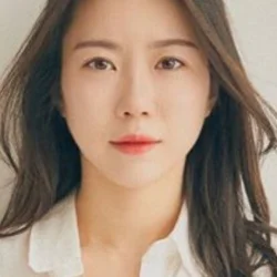 Lee Si-young