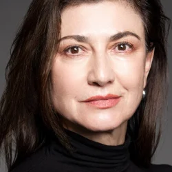 Leticia Huijara