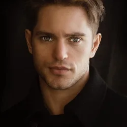 Луис Хантер