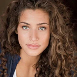 Manon Azem