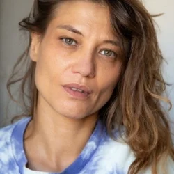 Manon Elezaar