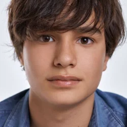 Max Ulloa