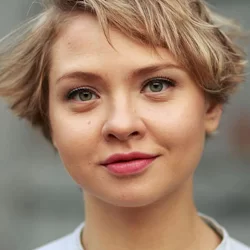 Надя Иванова
