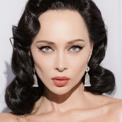 Настасья Самбурская