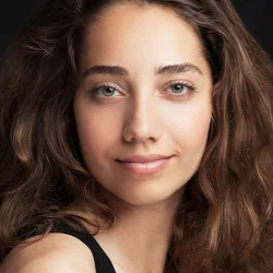 Özge Özacar